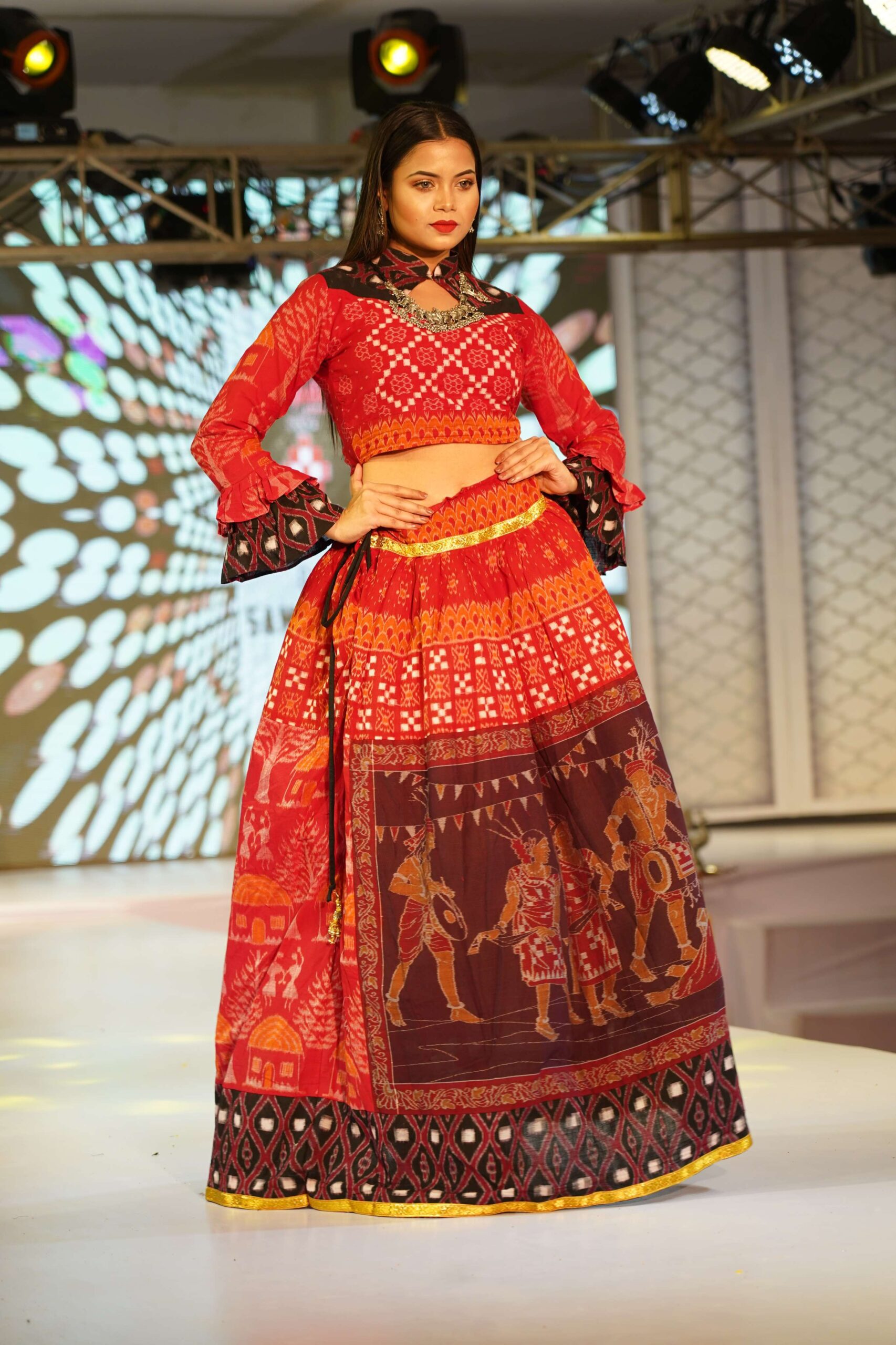 Dalkhai handwoven lehenga - Image 3