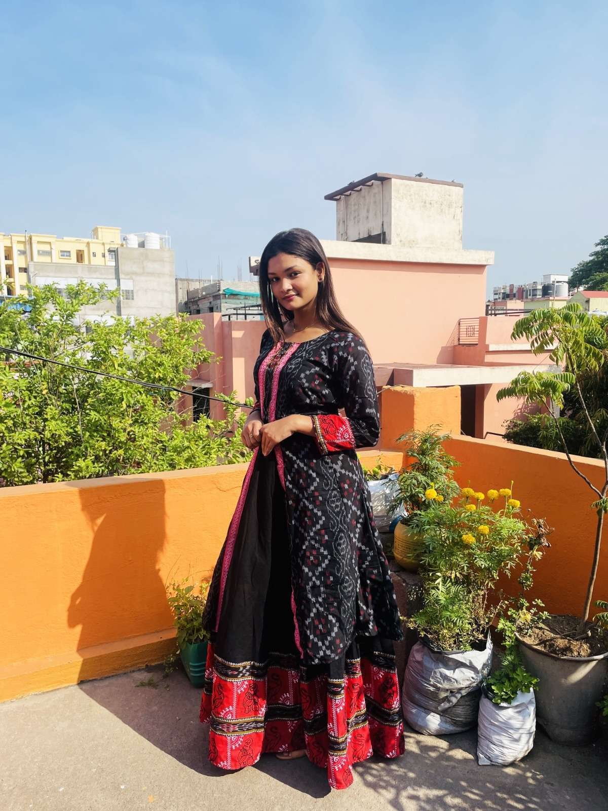 Black Floral Middle cut with Border - Image 2