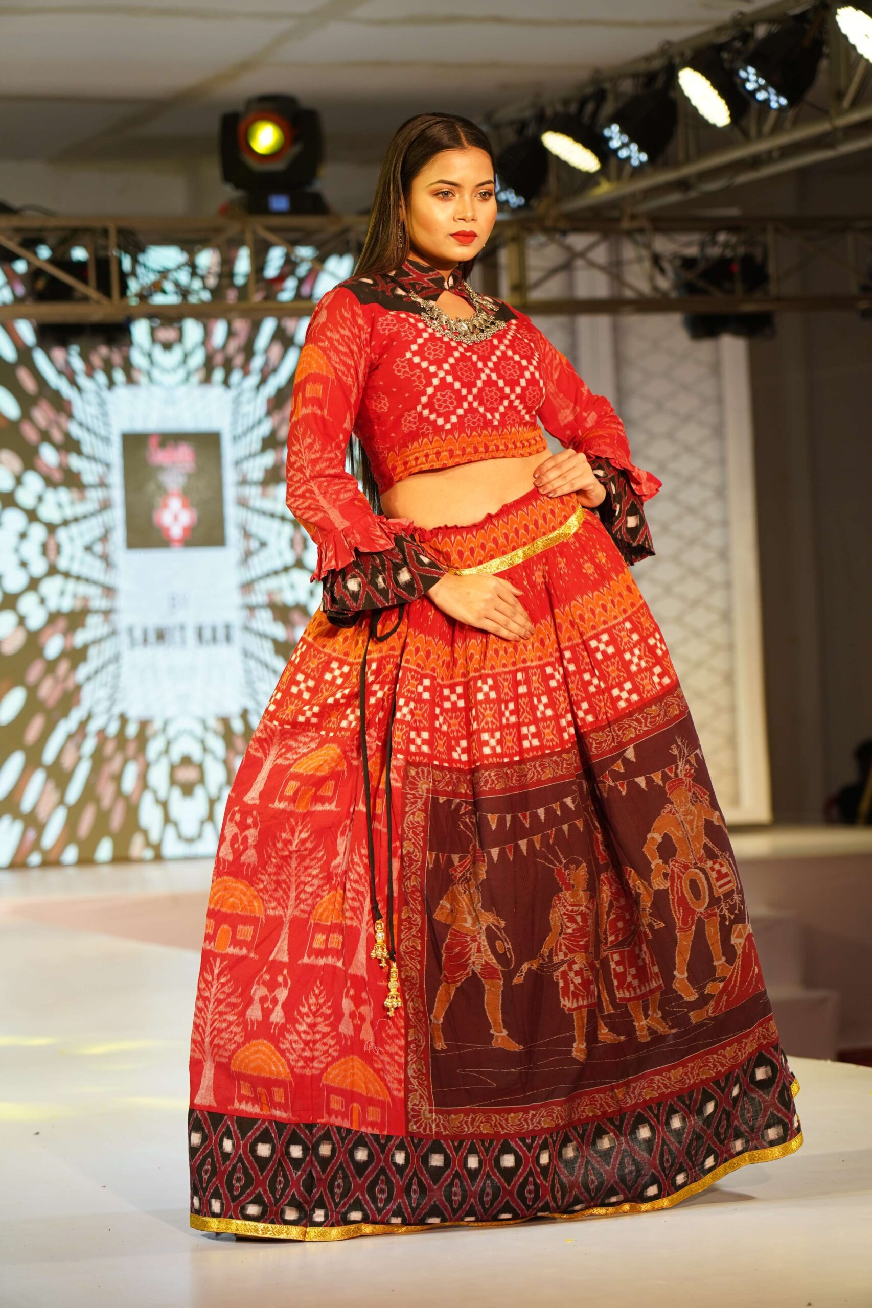 Dalkhai handwoven lehenga - Image 4