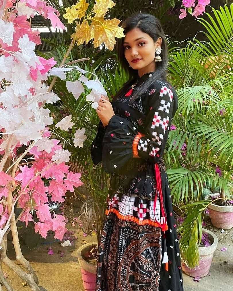 Konark handwoven lehenga - Image 3