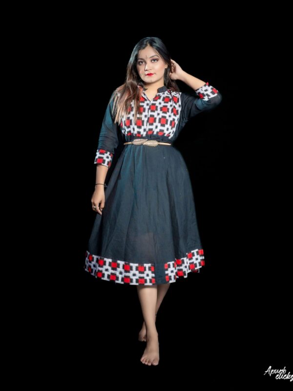 Black saptaper gown