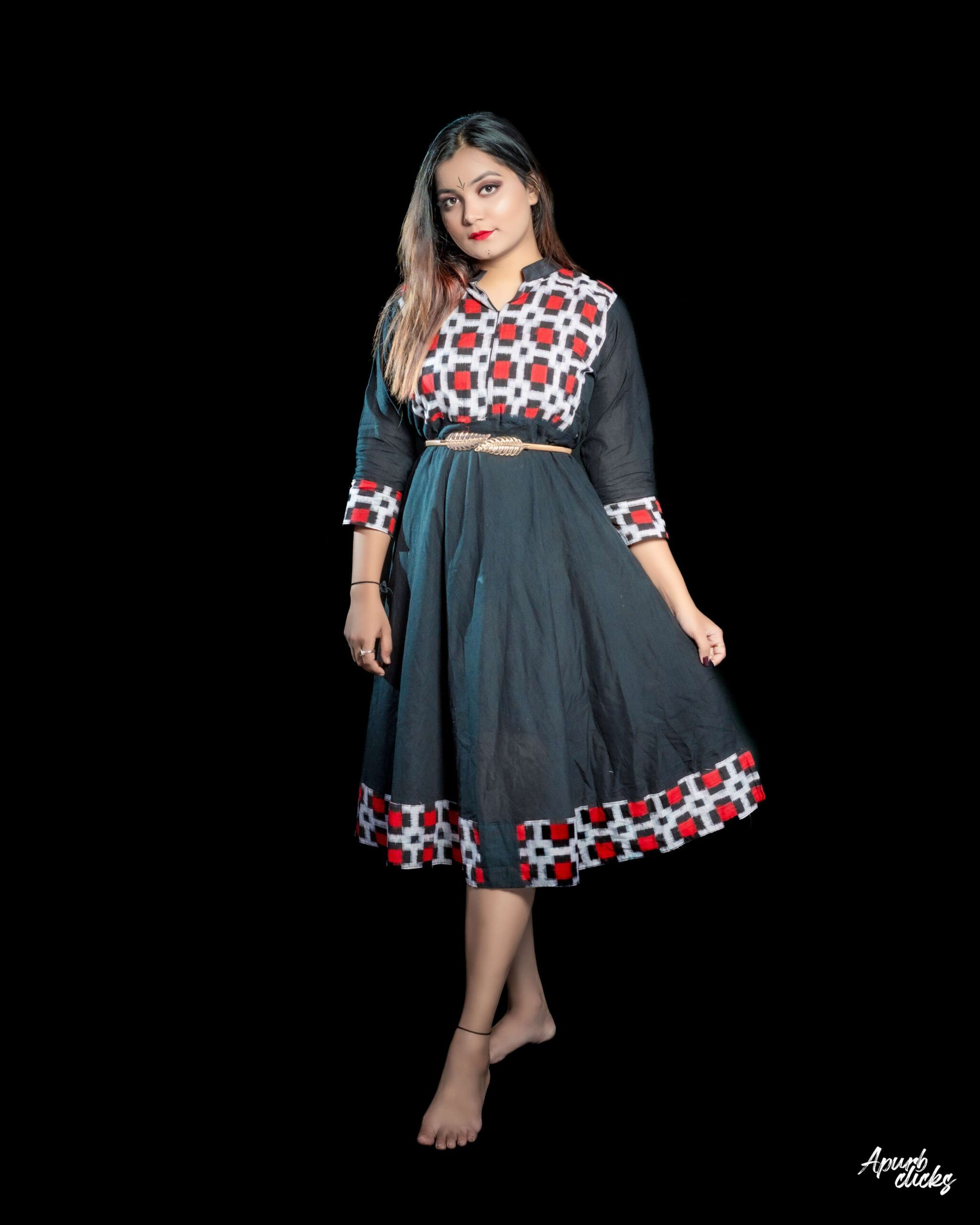 Black saptaper gown - Image 2