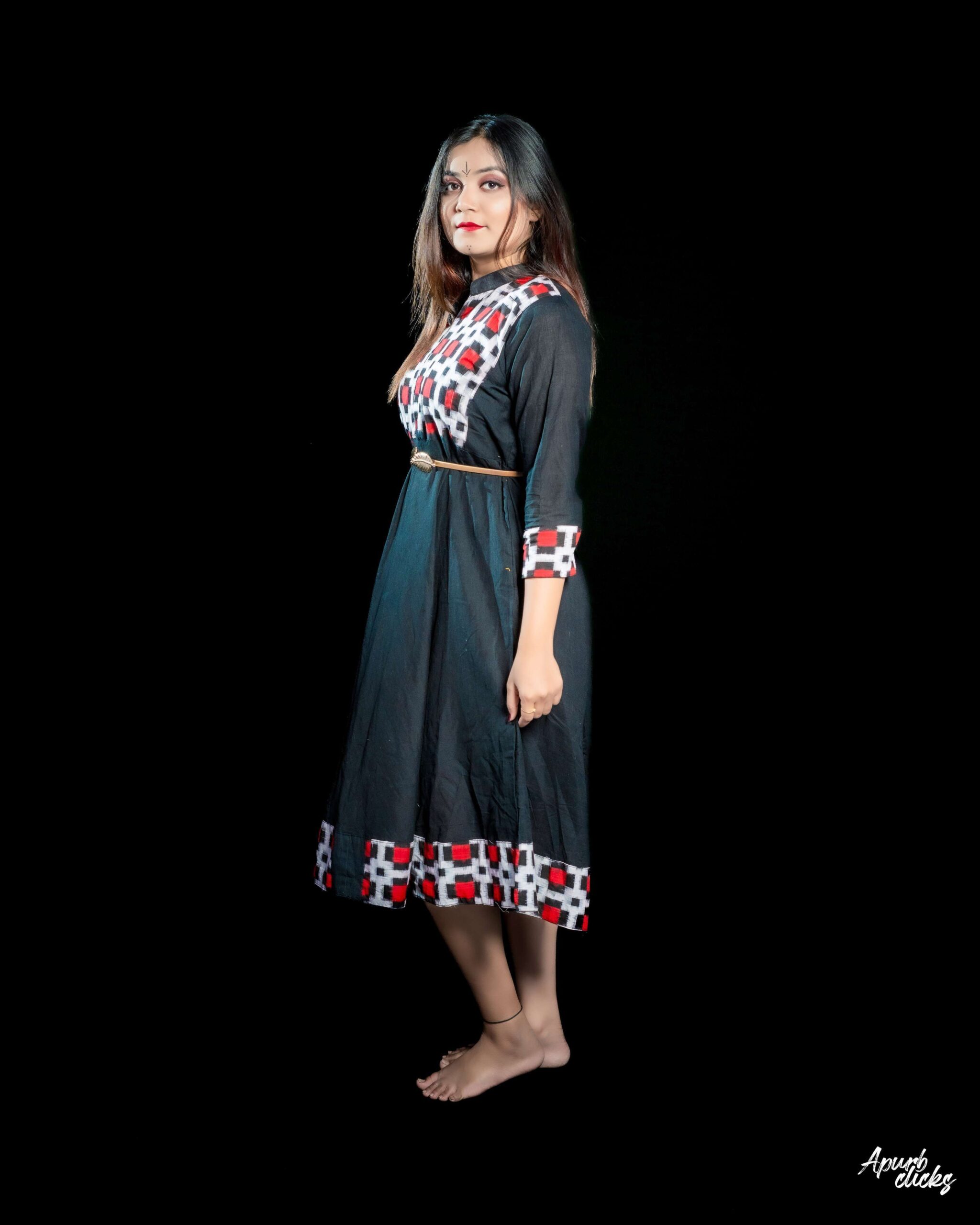 Black saptaper gown - Image 3